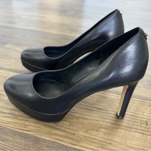 MK Chantal Platform Pump Black Leather Size 8